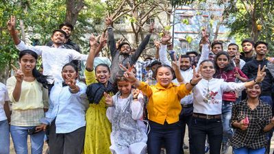 Stream-Wise & Overall Pass Percentage Analysis of BSEB 12th Results (2021-2025)