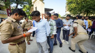 UPSC CSE Mains Exam 2025: Reporting Time, Documents & Exam Day Rules