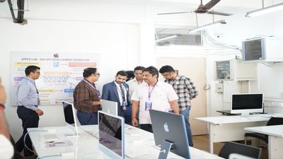 Before Choosing a Career Path, Students Must Have Self Understanding