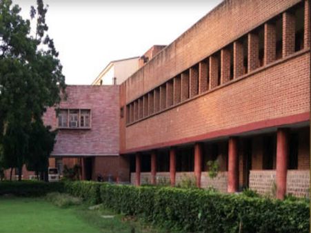 6.मिरांडा हाउस, नई दिल्ली