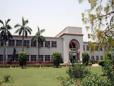  	 Top 10 Indian Law Colleges Rankings 2013