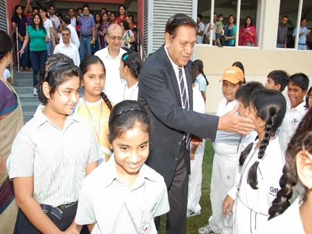 Mr Chandu Borde with students of GIIS