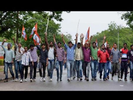 Osmania University students take part in bandh