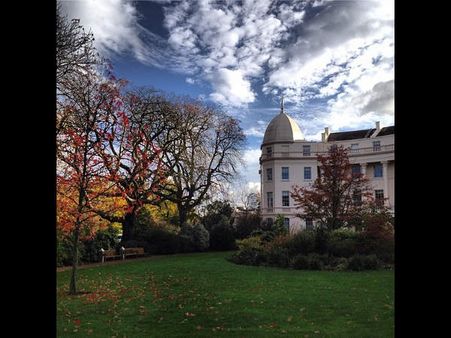 The London School of Economics and Political Science (LSE)