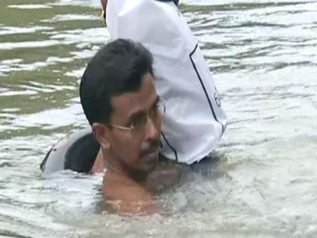 Abdul Malik - Swims to reach school on time 