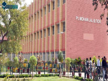 14. Goswami Ganesh Dutta S. D. College, Chandigarh