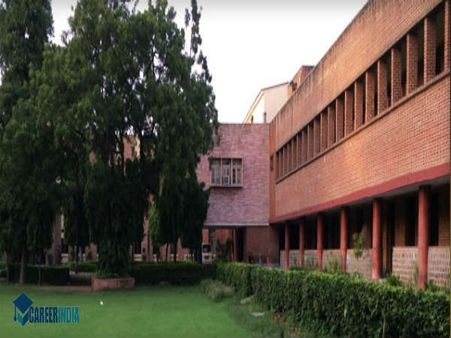 5. Miranda House, New Delhi