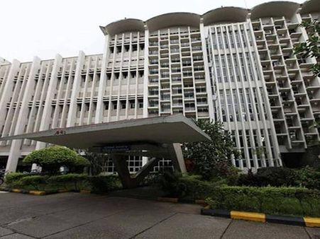 4. Indian Institute of Technology, Bombay