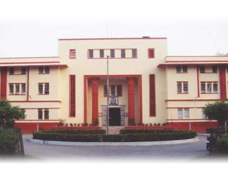 ಫ್ಯಾಕಲ್ಟಿ ಆಫ್ ಲಾ