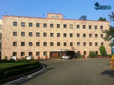 4. ಮೌಲಾನ ಆಜಾದ್  ಮೆಡಿಕಲ್ ಕಾಲೇಜ್, ನವದೆಹಲಿ 