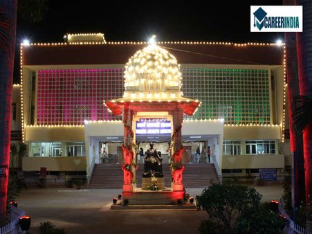 6 ಲೇಡಿ ಹಾರ್ಡಿಂಗ್ ಮೆಡಿಕಲ್ ಕಾಲೇಜು, ನವದೆಹಲಿ: