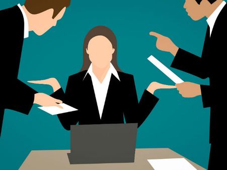 ಪುರುಷ ಬಾಸ್ ಜತೆ ಮಾತನಾಡುವ ತರಹ ಆಕೆಯ ಜತೆಯೂ ಮಾತನಾಡಿ: