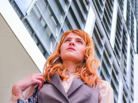 ಸ್ಟ್ರಾಂಗ್ ಮಹಿಳೆಯಾಗಿರುತ್ತಾಳೆ: 