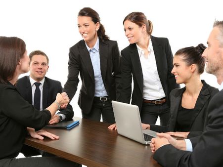 ಆಕೆಯ ವರ್ಕ್ ಸ್ಟೈಲ್ ಅರ್ಥ ಮಾಡಿಕೊಳ್ಳಿ: