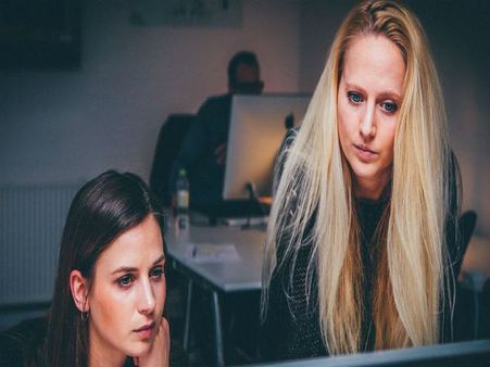 ಅದೇ ಫೀಲ್ಡ್ ನ ಜನರನ್ನ ಮೀಟ್ ಮಾಡಿ ಮಾತನಾಡಿ: