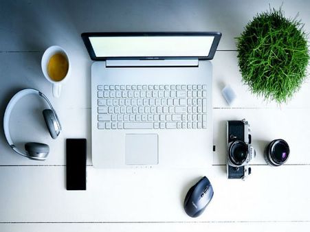 ವರ್ಕ್ ಡೆಸ್ಕ್ ಕ್ಲೀನ್ ಮಾಡಿ