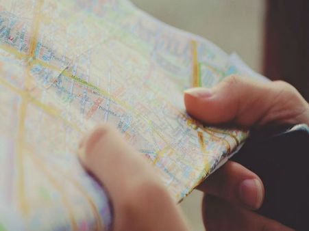 ಟ್ರಾವೆಲ್ ಗೈಡ್/ಟೂರ್ ಆಪರೇಟರ್