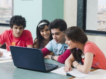 ಮೂರನೆಯದು ನಿಮ್ಮ ಸ್ನೇಹಿತರ ಮನೆ: