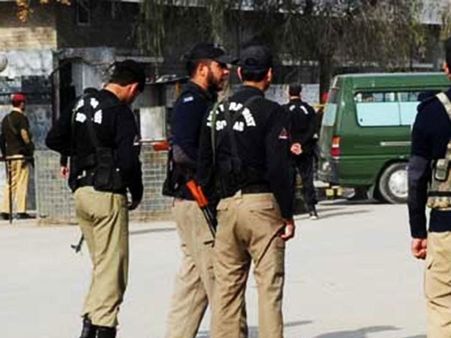 6. ಗುಪ್ತಚರ ಬ್ಯೂರೋ ಅಧಿಕಾರಿ :