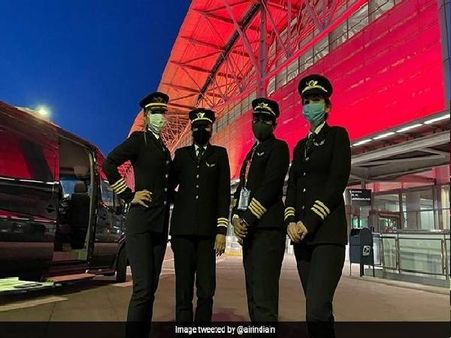 ಆಲ್ ವುಮೆನ್ ಕಾಕ್‌ಪಿಟ್ ಕ್ರ್ಯೂ: