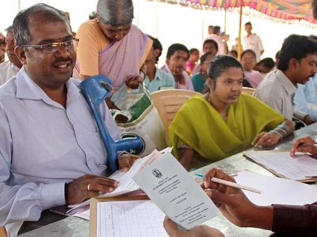 ஒரு லட்சம் பேர்....