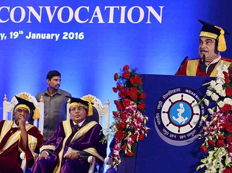 2449 பேருக்கு பட்டம்