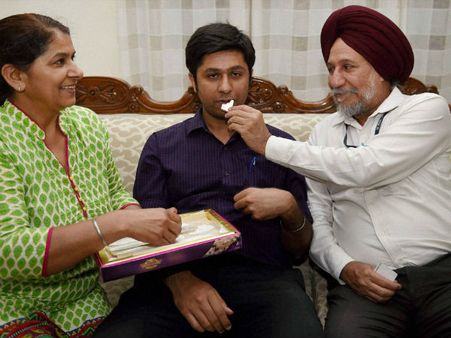 நீங்களும் ஆகலாம்