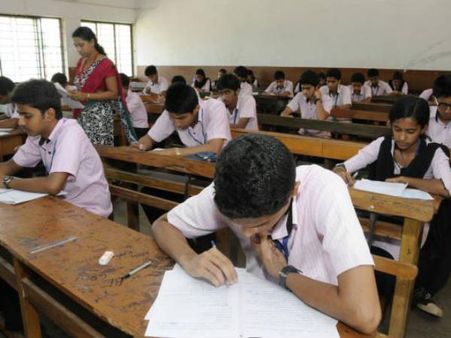 கிராமப்புற மாணவர்களுக்கு சிரமம் 