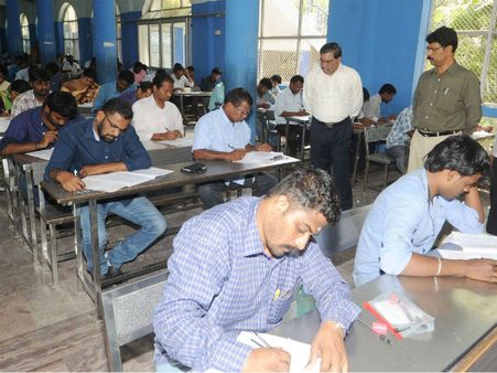 வேலை வாய்ப்பு உறுதி 