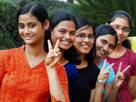 காசை கறக்கிறார்கள் 