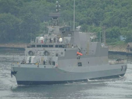 8.  இந்தியாவில் தயாரிப்போம் திட்டத்தின் கீழ் இந்தியாவால் உருவாக்கப்பட்ட கப்பல் பெயரென்ன?