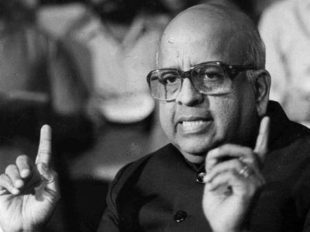 3.  தேர்தல்  சீர்திருத்தம் கமிட்டியான சேஷன் கமிட்டி இந்தியாவில் எப்பொழுது அறிமுகப்படுத்தப்பட்டது?