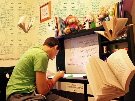 6.டெக்கரேட் யுவர் டெஸ்க்