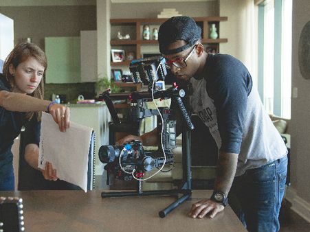 தொகுப்பாளர் ஆவது எப்படி?