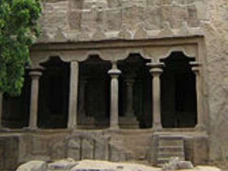 1. மாமல்லபுரத்தில் உள்ள ரதங்களின் எண்ணிக்கை எத்தனை?