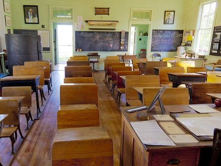 மாணவர்களின் வெறுப்பு