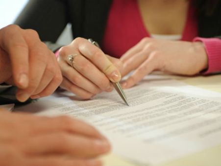 மறுமதிப்பீடு செய்யும் குழு