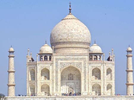 கேள்வி 10 : தாஜ்மஹால் ________ கல்லினால் கட்டப்பட்டது? 