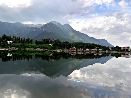 3. தமிழ்நாட்டின் இரும்பு நகரம் எது? 