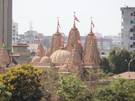 கேள்வி 5: சூரத் பிளவு எப்பொழுது ஏற்பட்டது? 