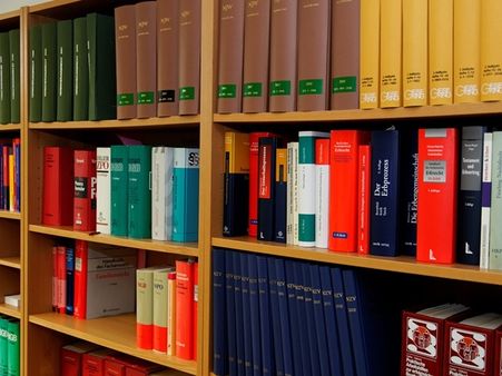 சட்டத்துறையில் முதுநிலை படிப்பு