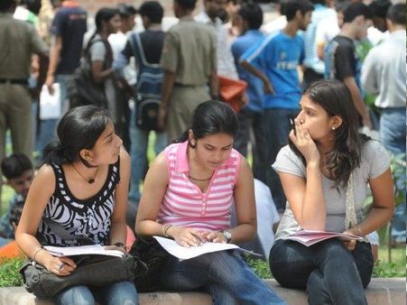 தமிழில் தேர்வு எழுதுவோருக்கு!