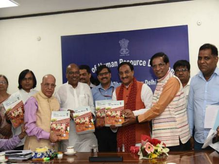 களமிறக்கப்படும் இந்தி