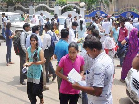 126 வெளி மாநிலத்தவர்கள்