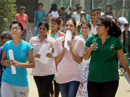 நீட்டுக்கு ஆதார் அவசியம்