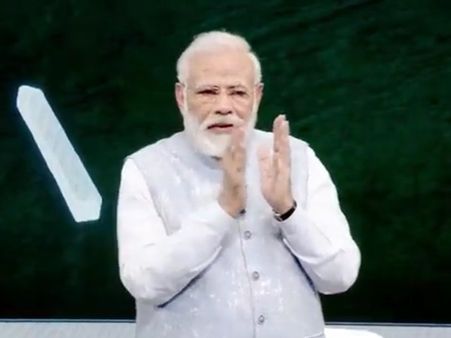 வாய்ப்பு கொடுத்த மாணவர்கள்