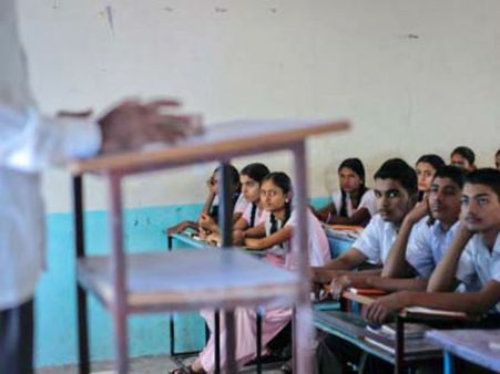 தமிழகத்தில் திணிக்கப்படும் இந்தி