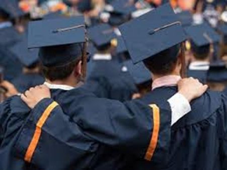 இளநிலை படிப்புக்கு ரூ.5.61 லட்சம்!!