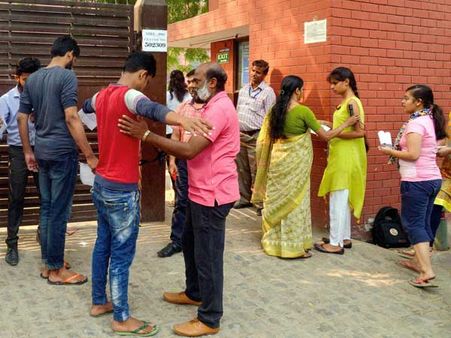 தமிழில் தேர்வு எழுதுவோருக்கு!