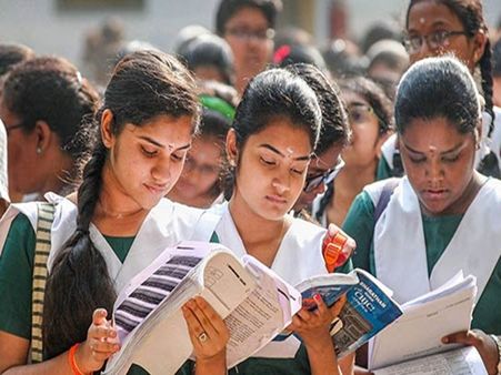 கொரானாவால் மூடப்பட்ட பள்ளிகள்